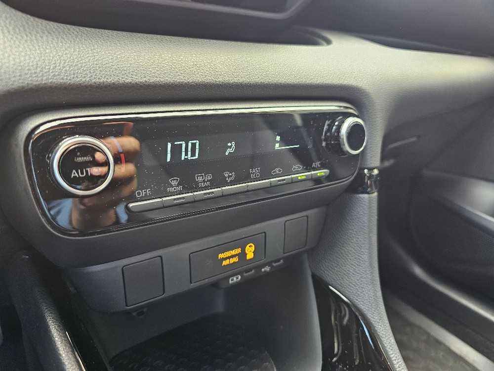toyota-yaris-2024-hibrido-a-gasolina-1490cc