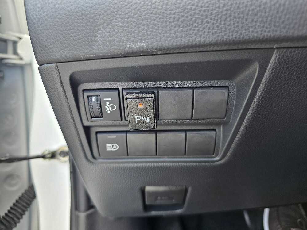 toyota-yaris-2024-hibrido-a-gasolina-1490cc