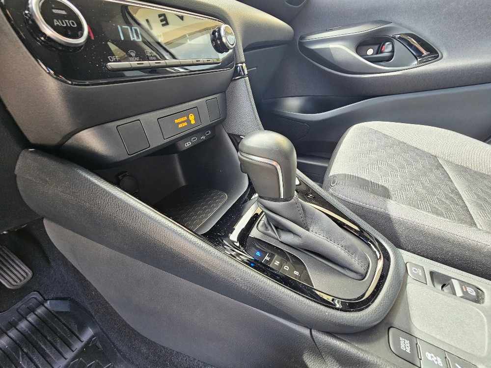 toyota-yaris-2024-hibrido-a-gasolina-1490cc