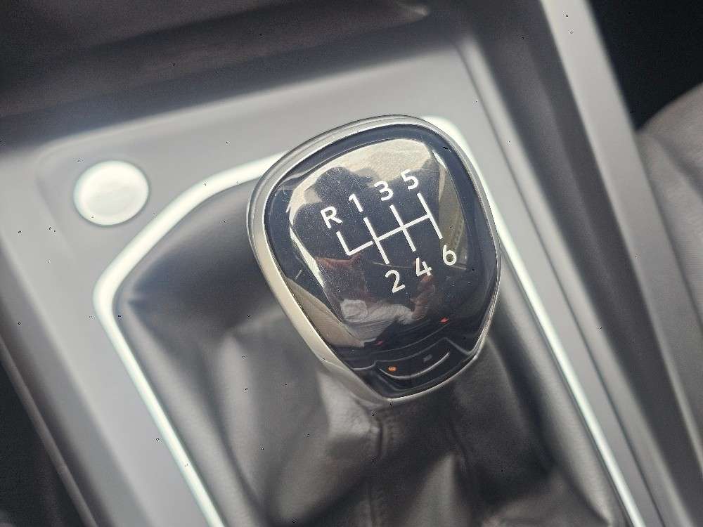 volkswagen-golf-2023-gasolina-999cc
