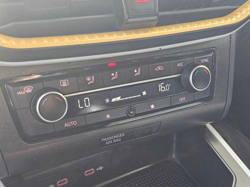 seat-arona-2023-gasolina-999cc