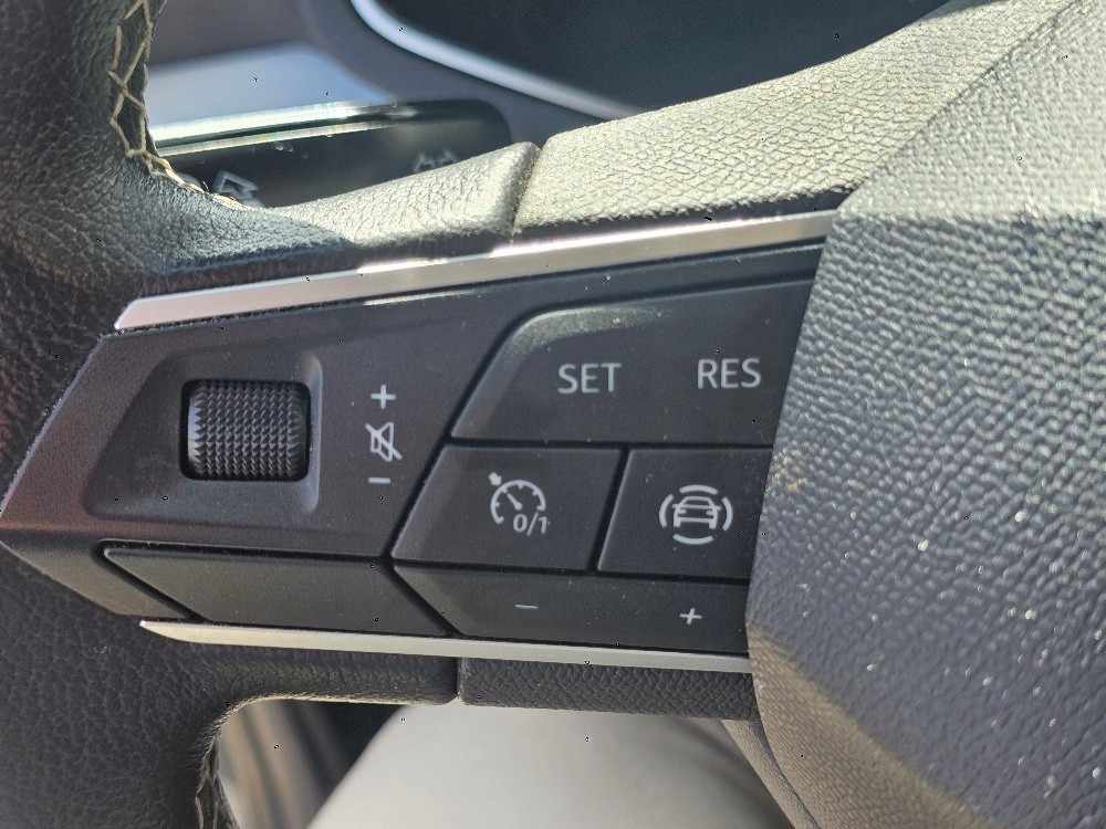 seat-arona-2023-gasolina-999cc