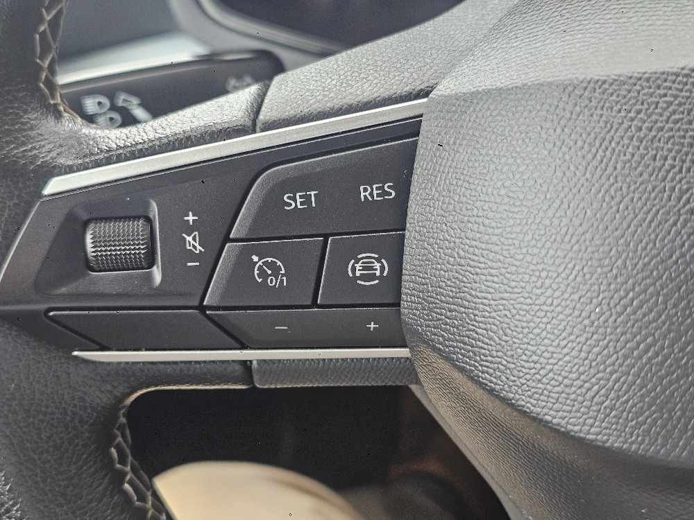 seat-arona-2023-gasolina-999cc