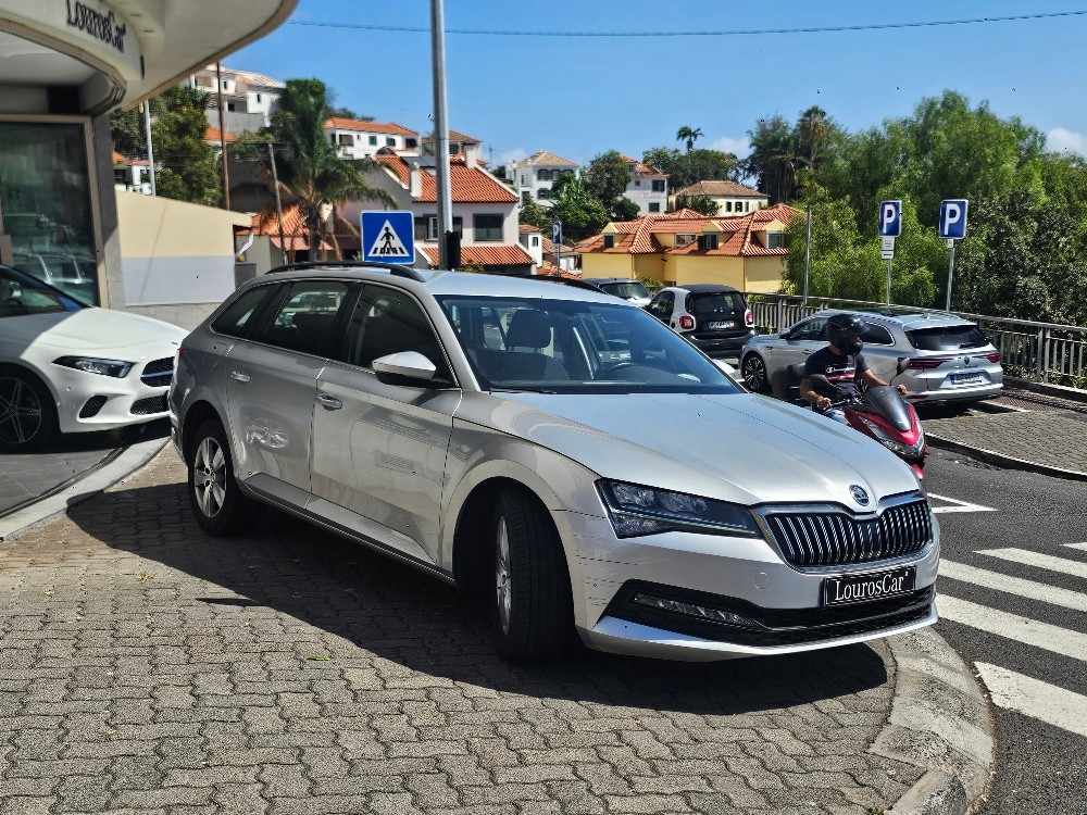 skoda-superb-2022-diesel-1968cc