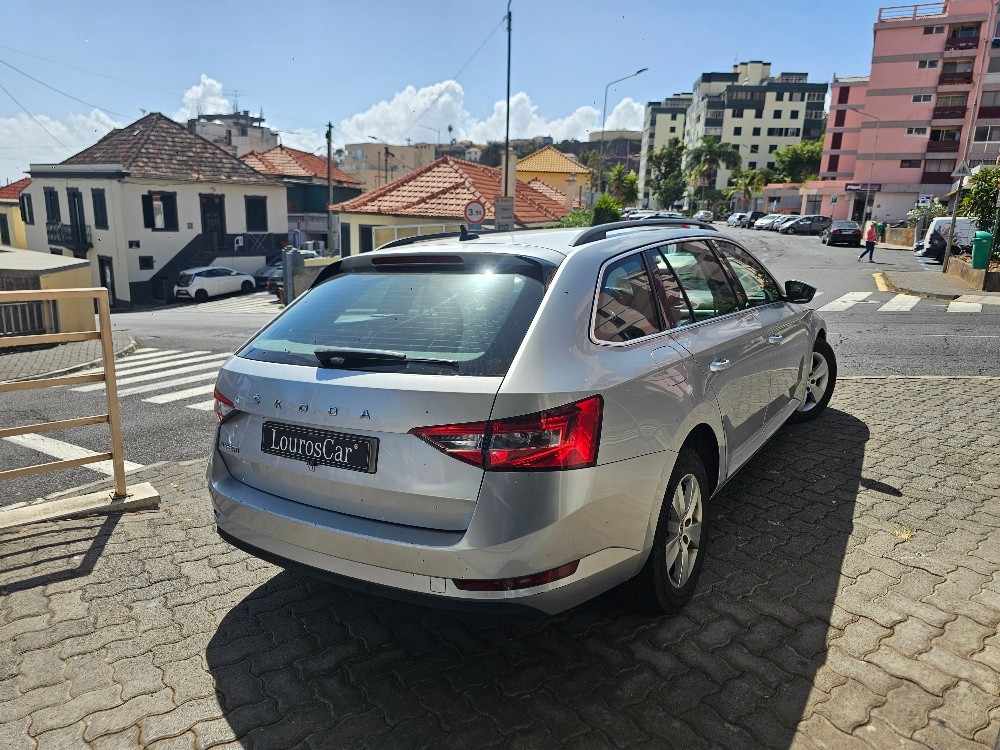 skoda-superb-2022-diesel-1968cc