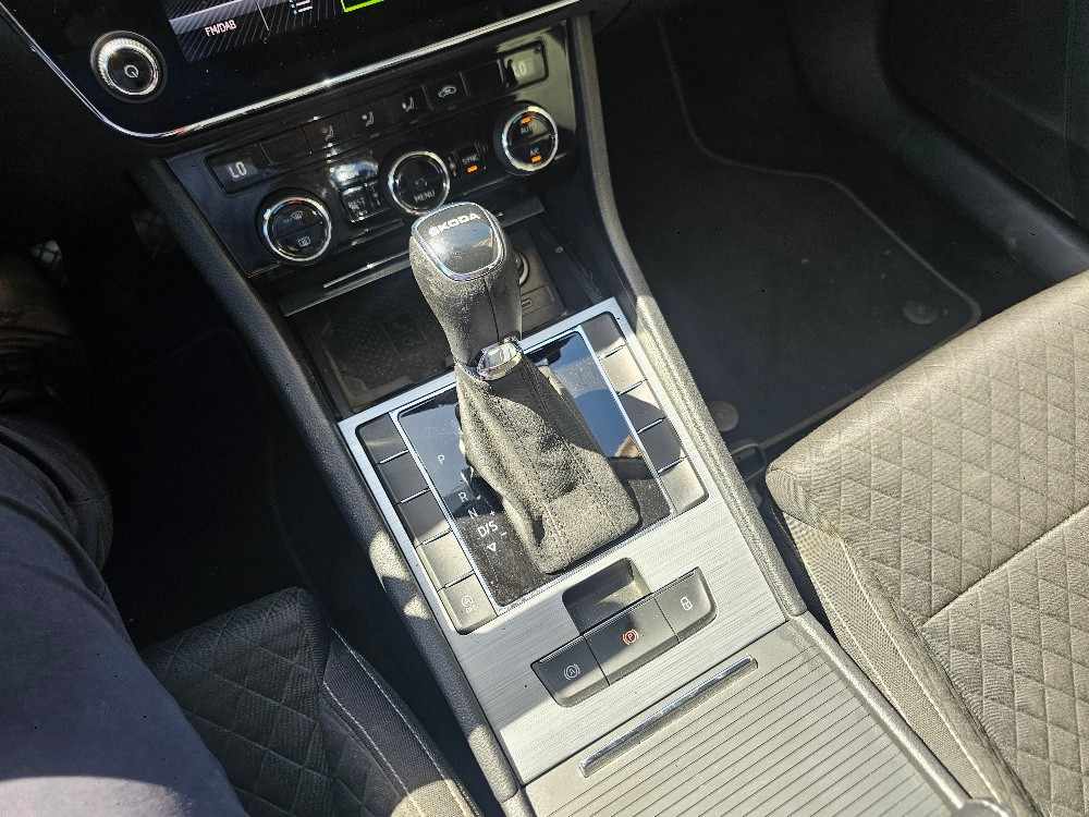 skoda-superb-2022-diesel-1968cc