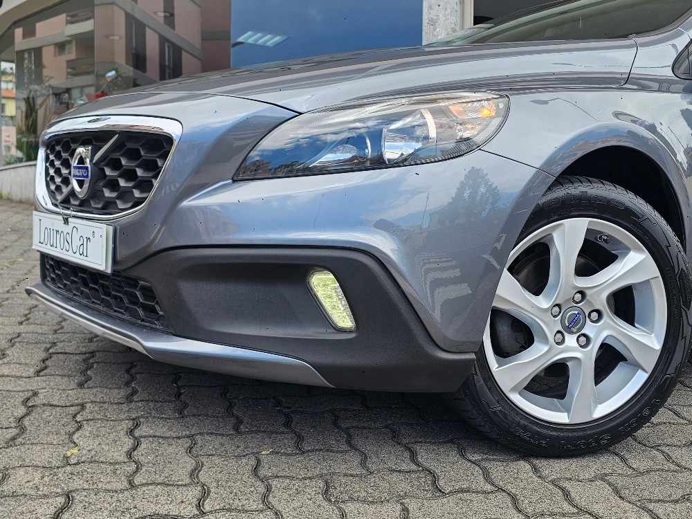 volvo-v40-cross-country-2014-diesel-1560cc