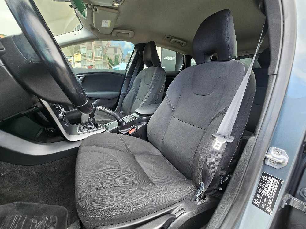 volvo-v40-cross-country-2014-diesel-1560cc