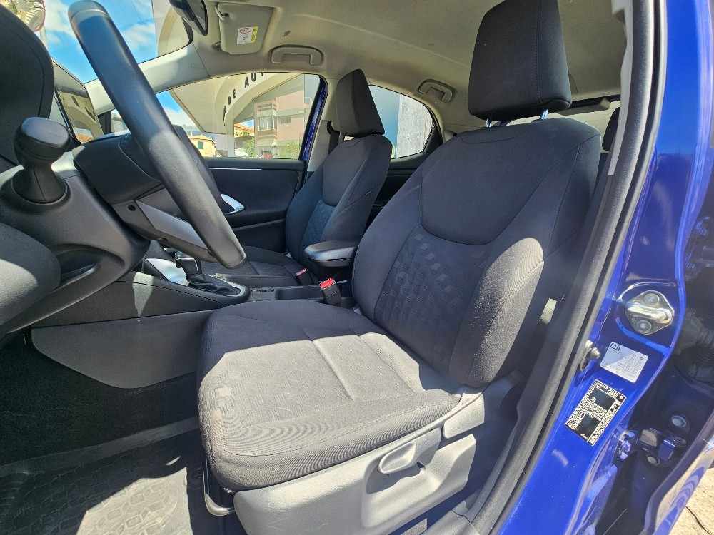 toyota-yaris-2024-hibrido-a-gasolina-1490cc