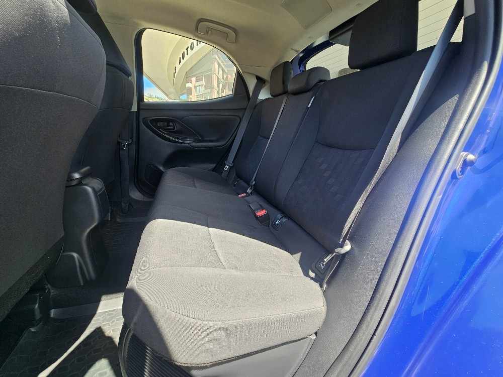 toyota-yaris-2024-hibrido-a-gasolina-1490cc