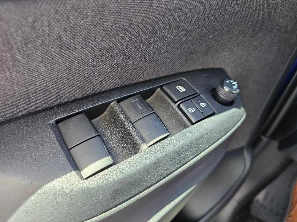 toyota-yaris-2024-hibrido-a-gasolina-1490cc
