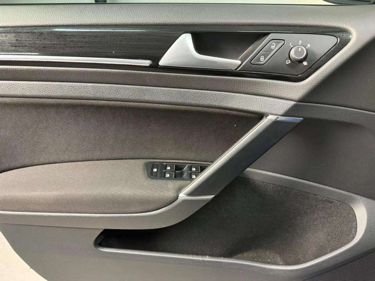 volkswagen-golf-2017-diesel-1598cc