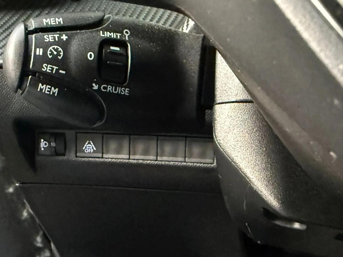 peugeot-2008-2022-diesel-1499cc