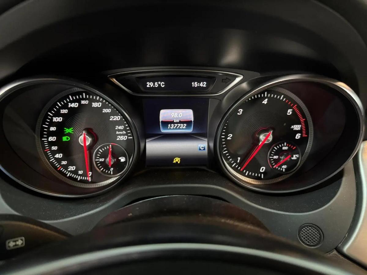 mercedes-benz-cla-200-d-shooting-brake-2017-diesel-2143cc