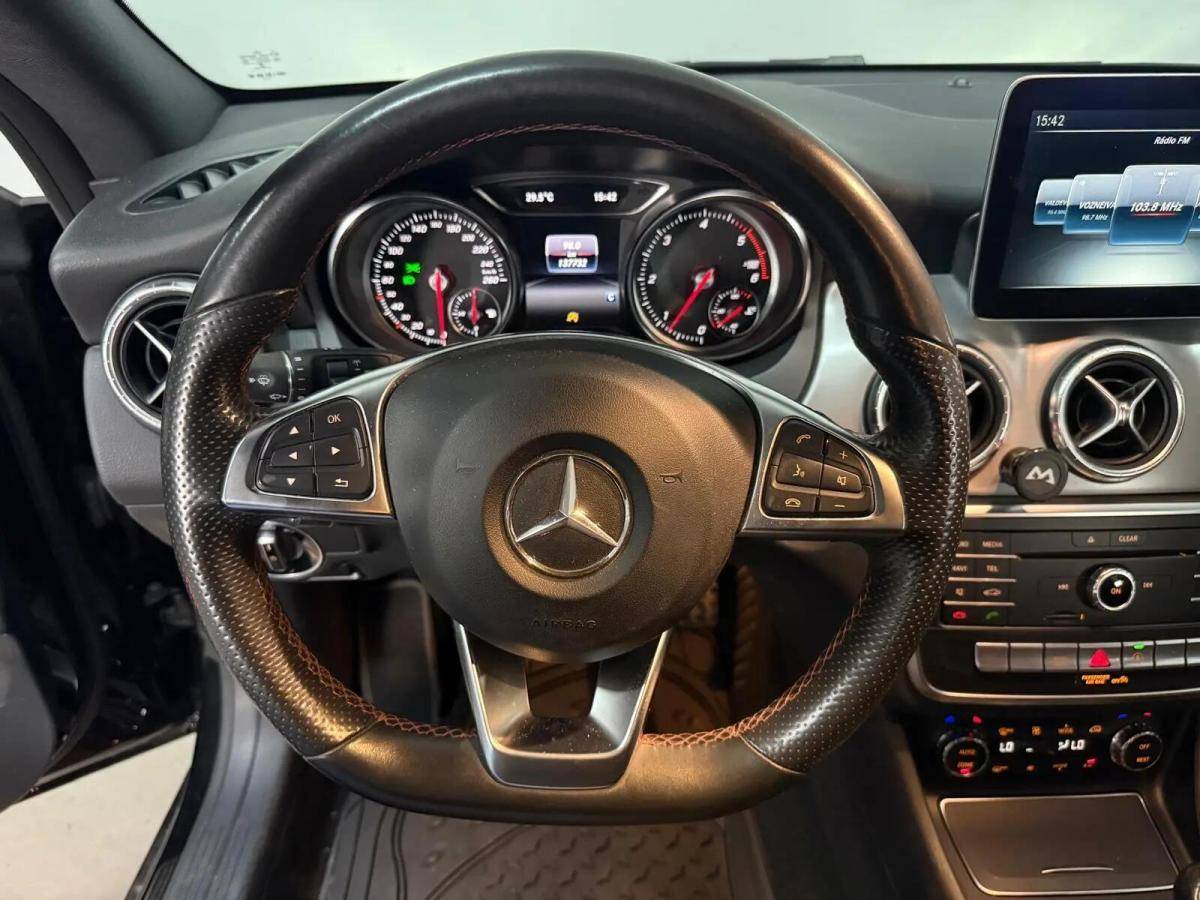 mercedes-benz-cla-200-d-shooting-brake-2017-diesel-2143cc