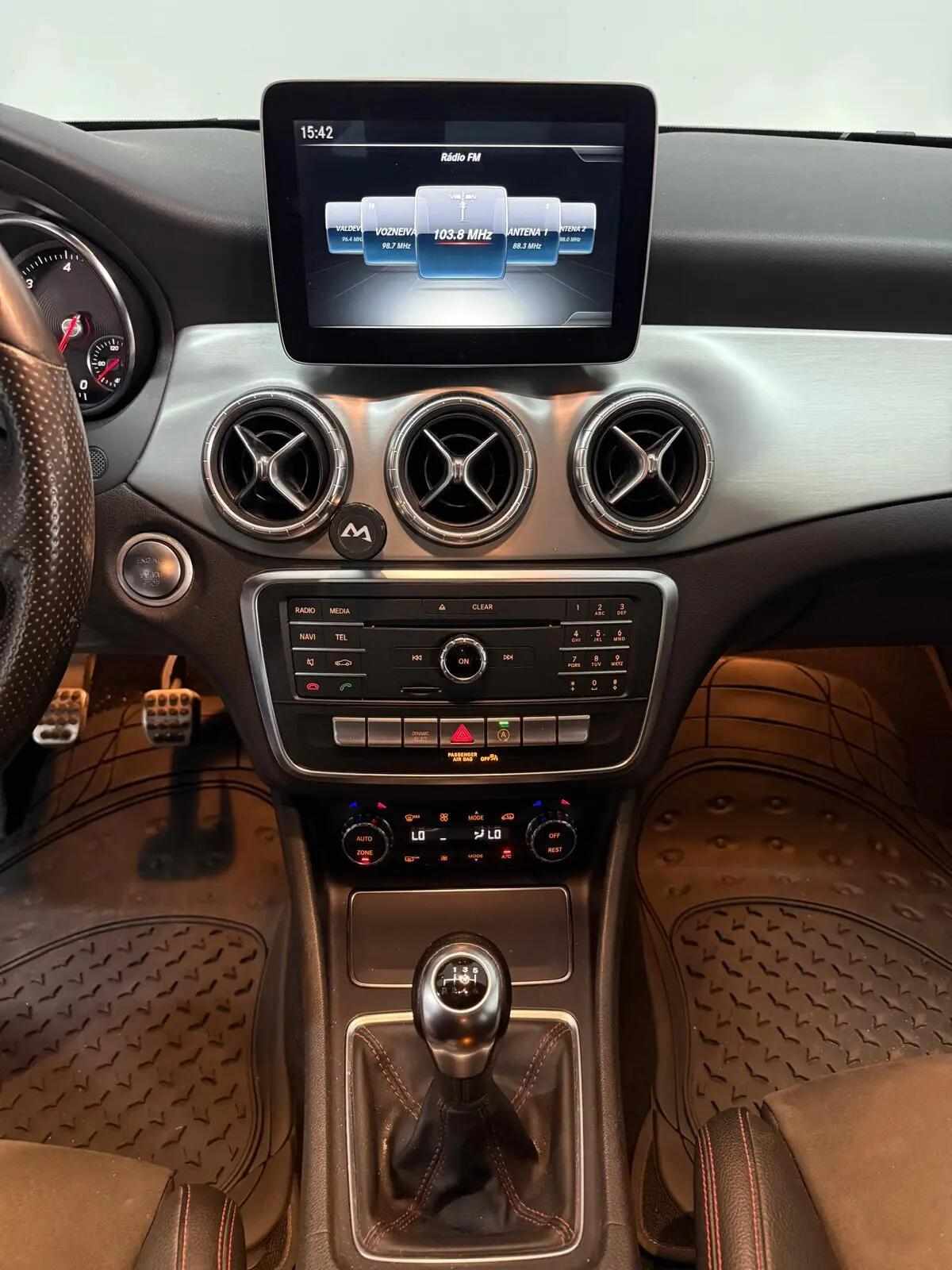 mercedes-benz-cla-200-d-shooting-brake-2017-diesel-2143cc