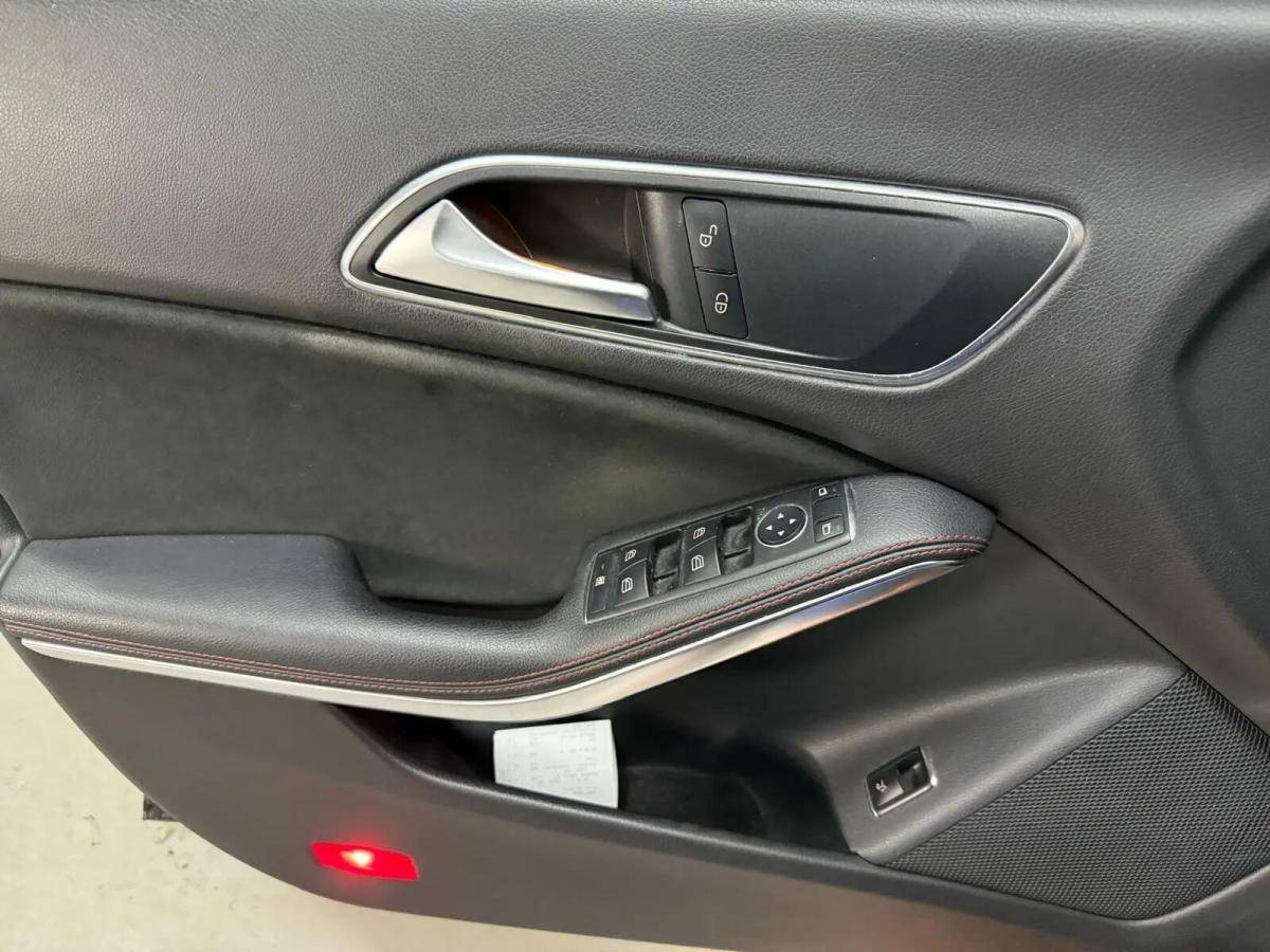 mercedes-benz-cla-200-d-shooting-brake-2017-diesel-2143cc