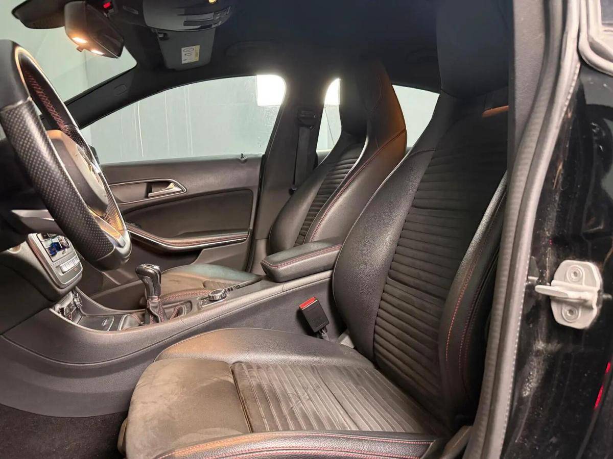mercedes-benz-cla-200-d-shooting-brake-2017-diesel-2143cc