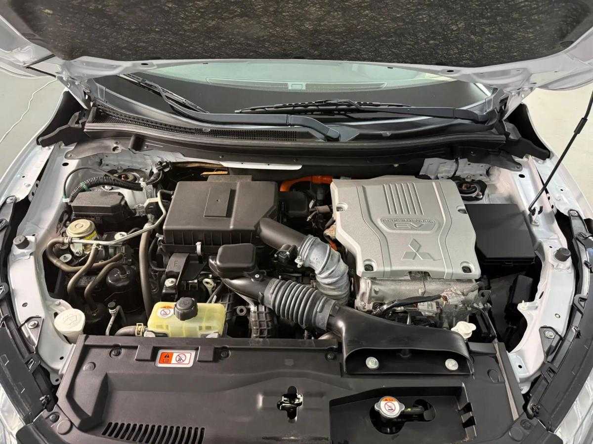 mitsubishi-eclipse-cross-2022-hibrido-a-gasolina-2360cc