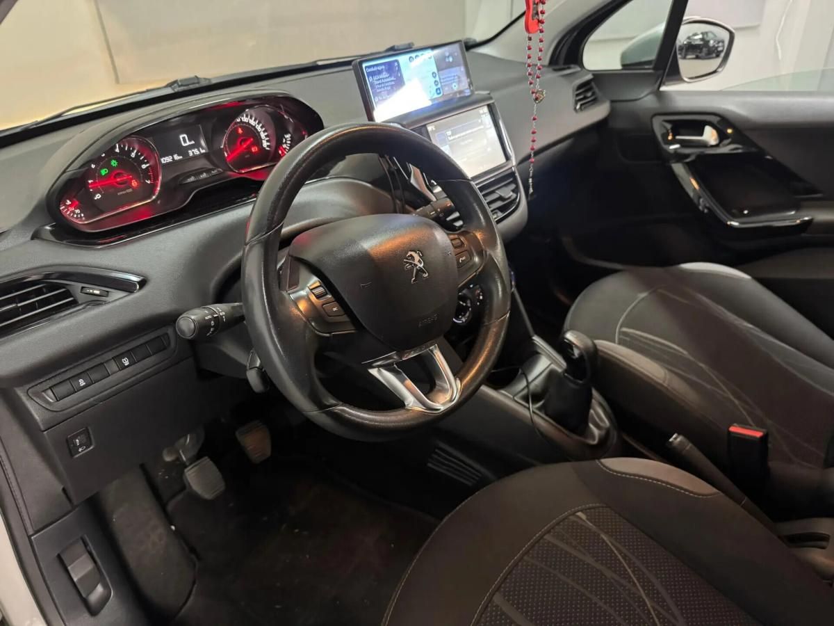 peugeot-208-2015-gasolina-1199cc
