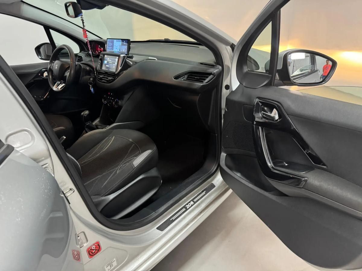 peugeot-208-2015-gasolina-1199cc