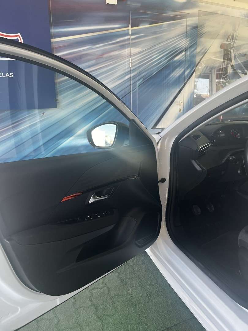 peugeot-208-2022-gasolina-1199cc