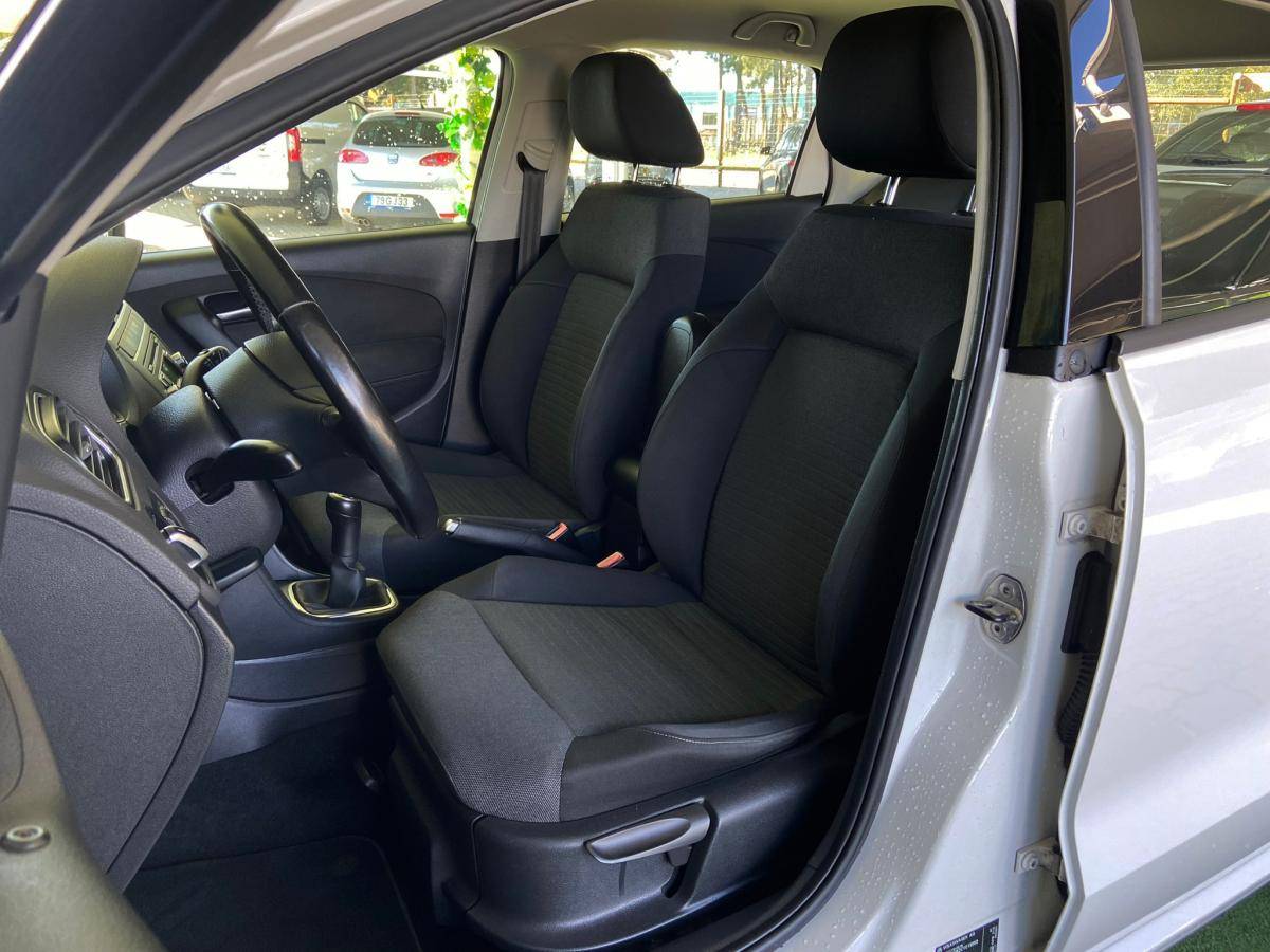 volkswagen-polo-2011-diesel-1598cc