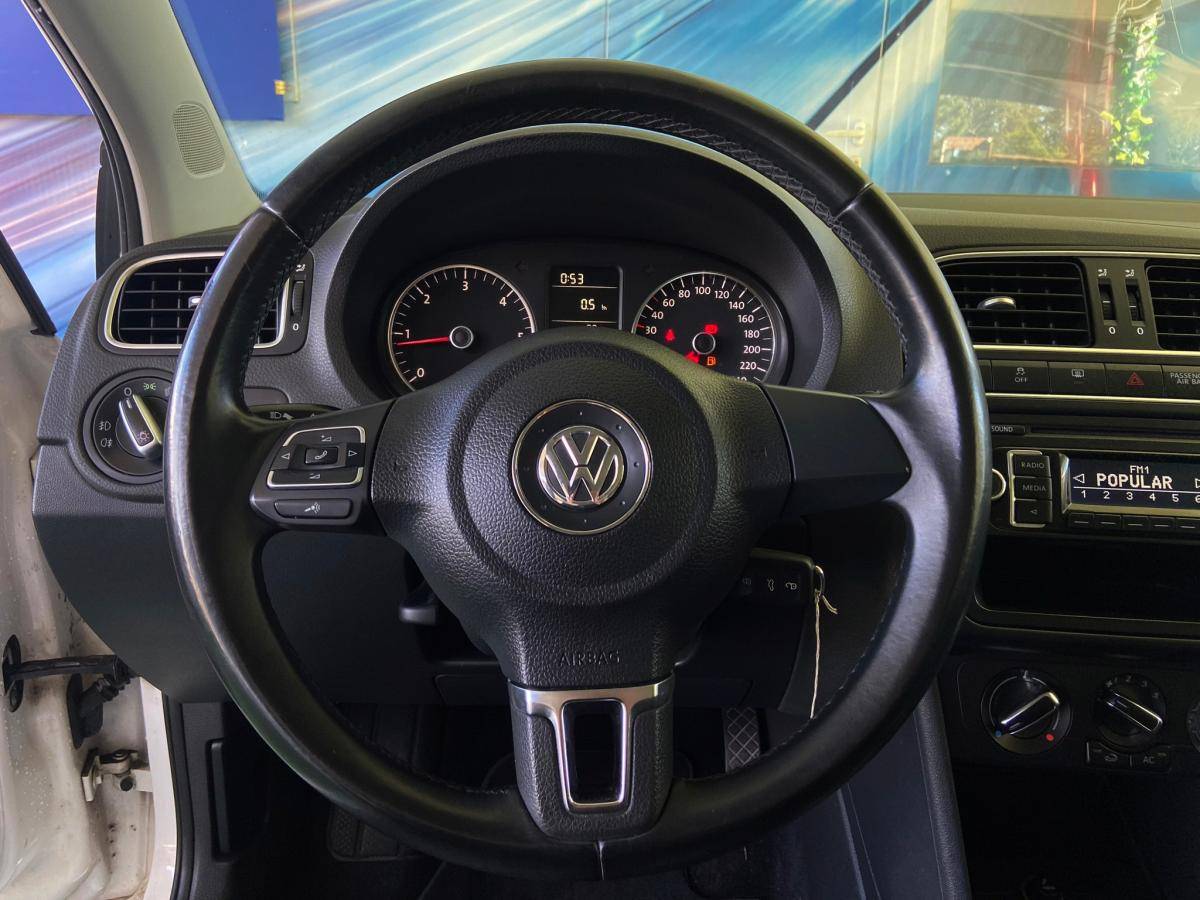 volkswagen-polo-2011-diesel-1598cc