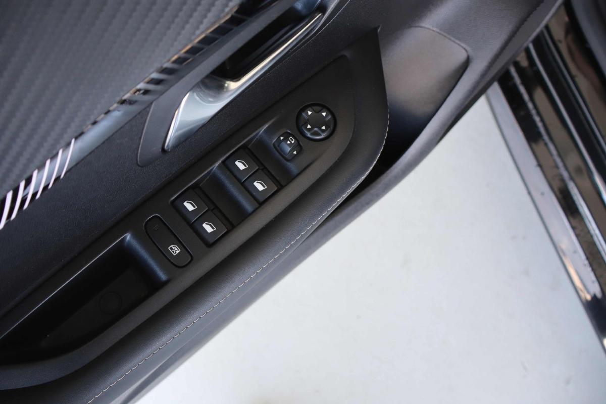 peugeot-208-2024-gasolina-1199cc