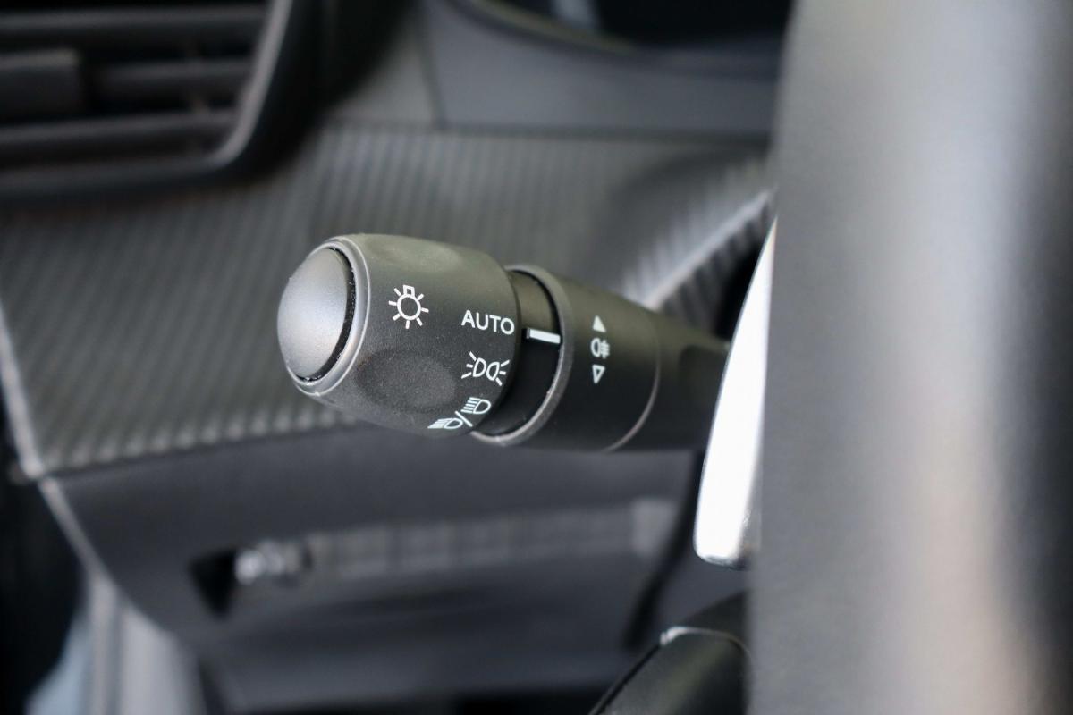 peugeot-208-2024-gasolina-1199cc
