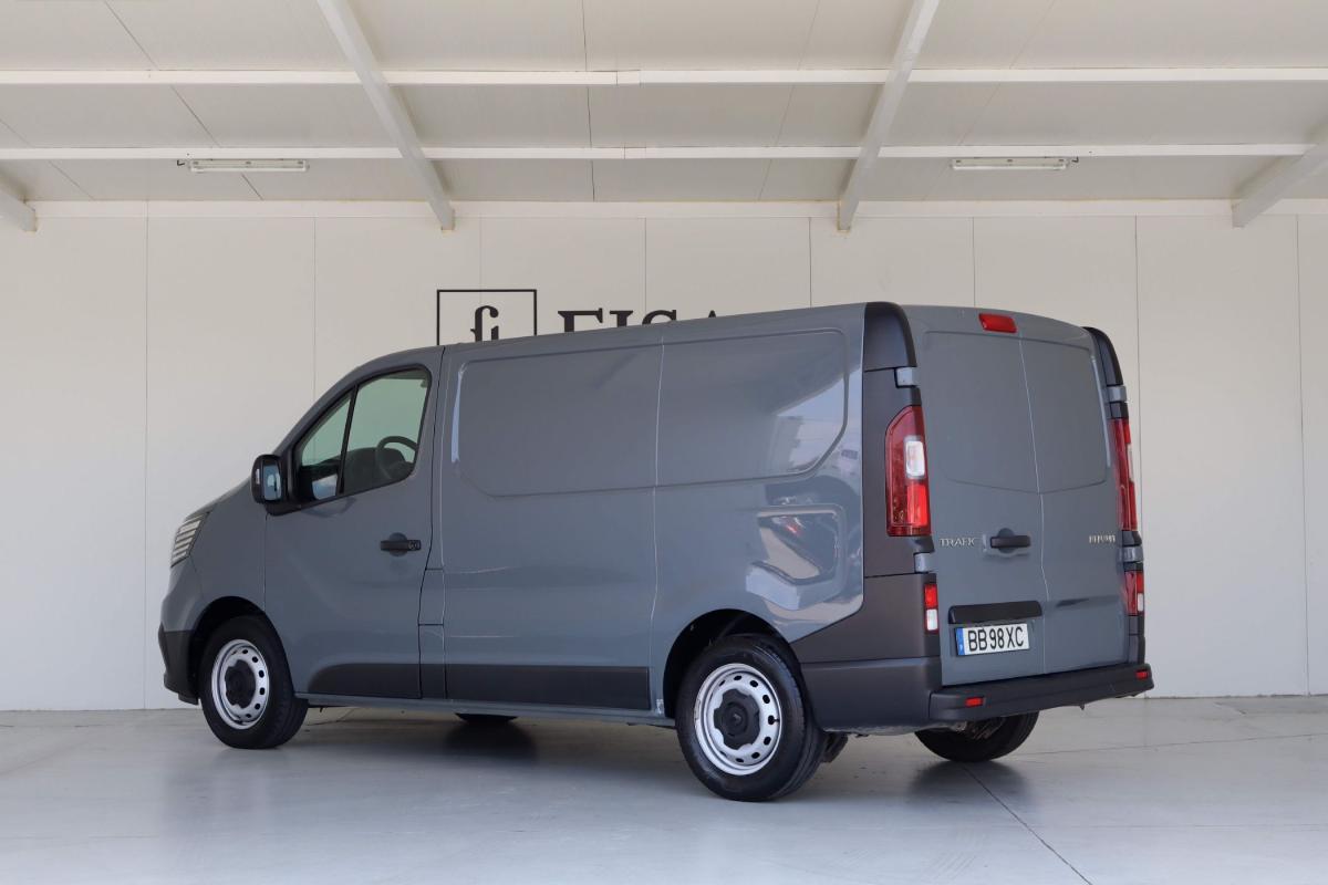 renault-trafic-2023-diesel-1997cc