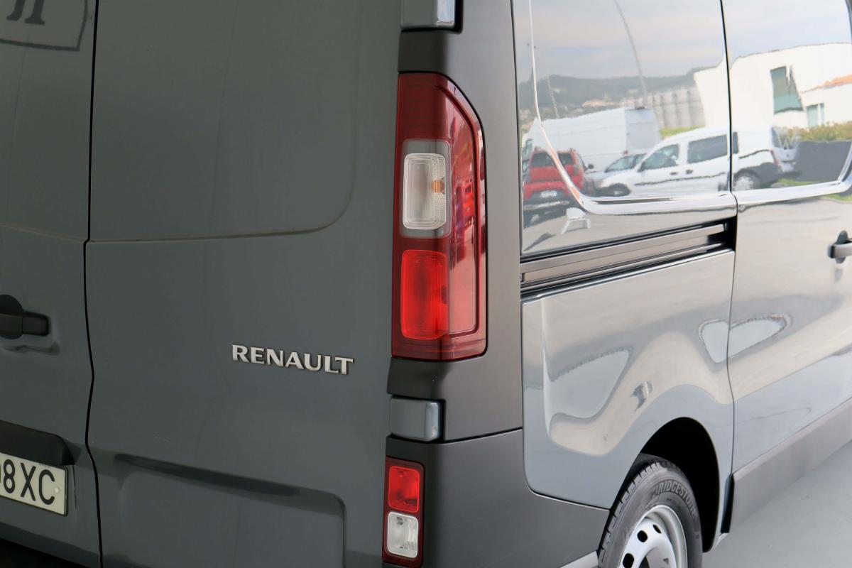 renault-trafic-2023-diesel-1997cc