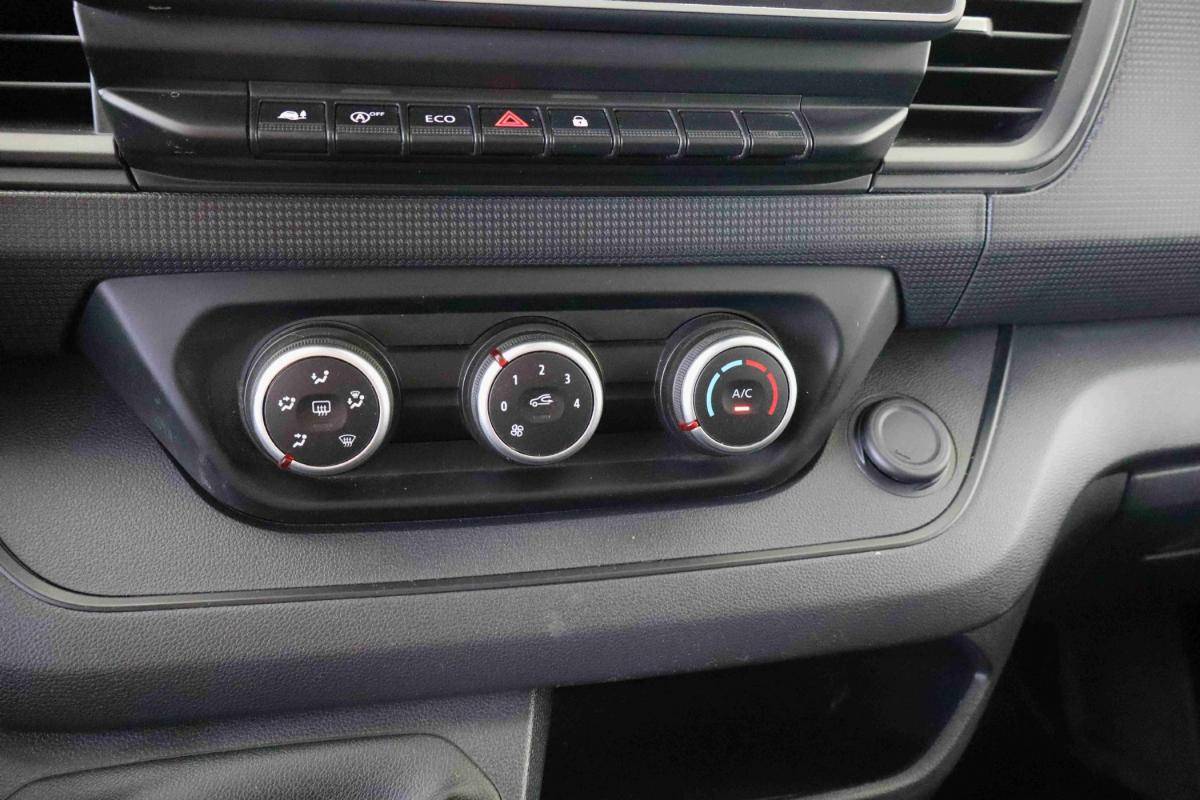renault-trafic-2023-diesel-1997cc