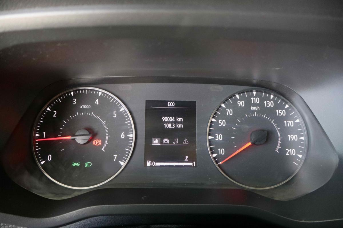 renault-trafic-2023-diesel-1997cc