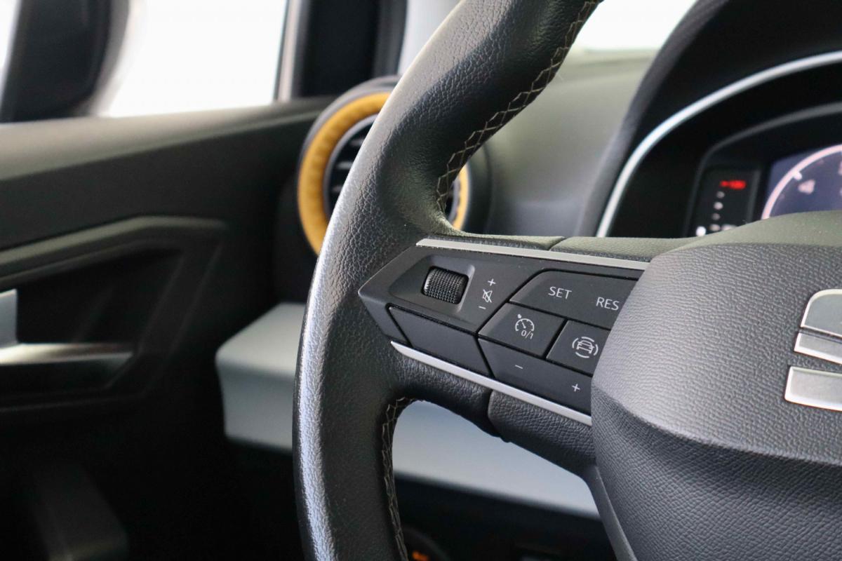 seat-arona-2023-gasolina-999cc