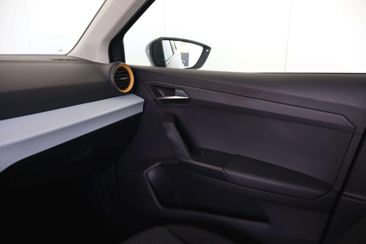 seat-arona-2023-gasolina-999cc