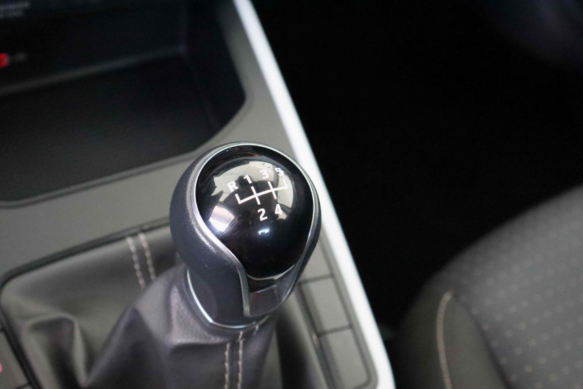 seat-arona-2023-gasolina-999cc