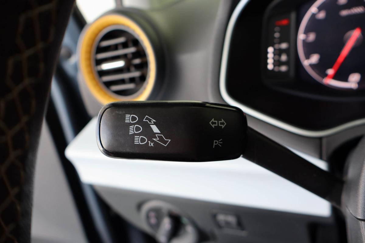 seat-arona-2023-gasolina-999cc