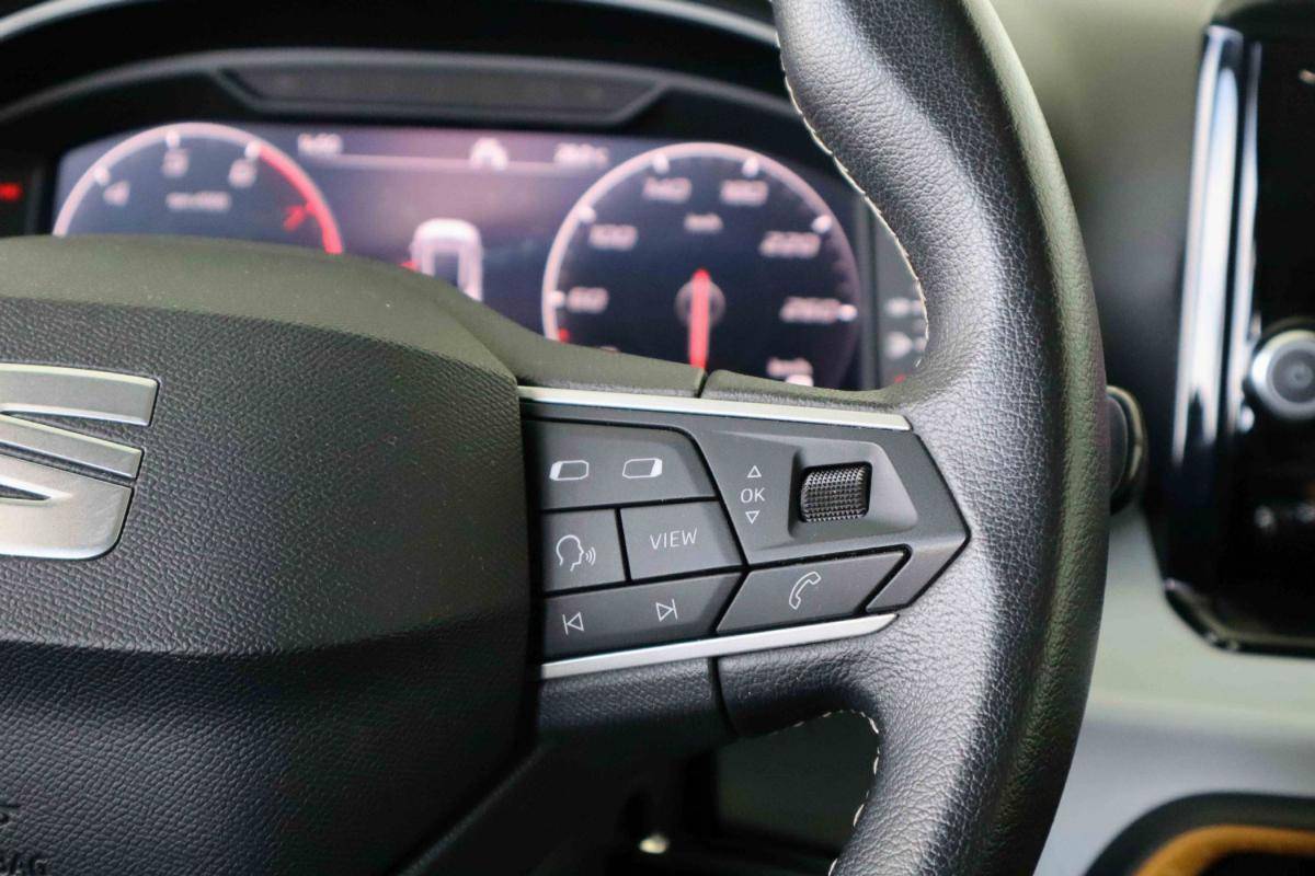 seat-arona-2023-gasolina-999cc
