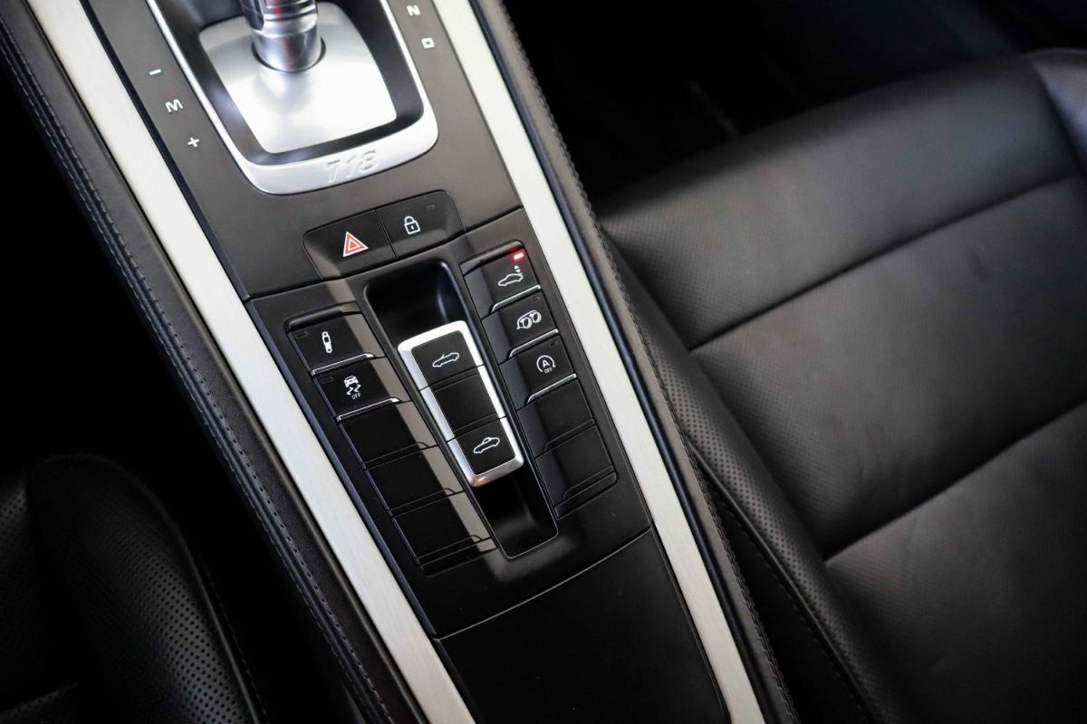 porsche-718-2019-gasolina-2497cc