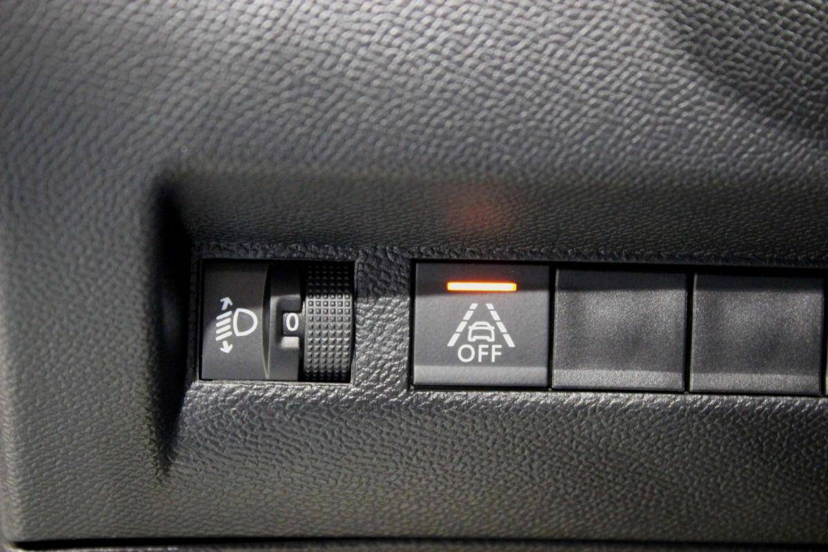 peugeot-2008-2023-diesel-1499cc