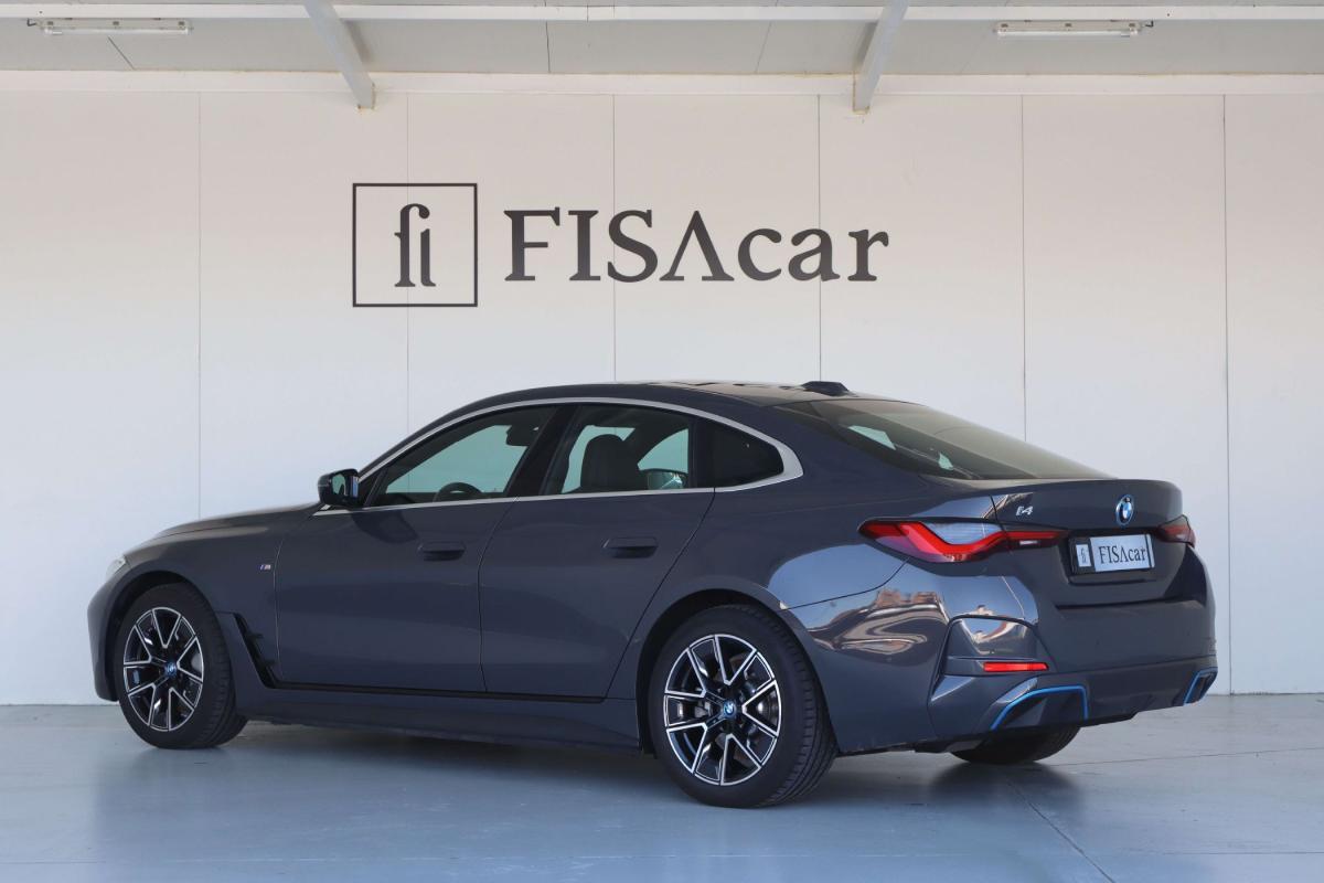 bmw-i4-2022-eletrico-500cc