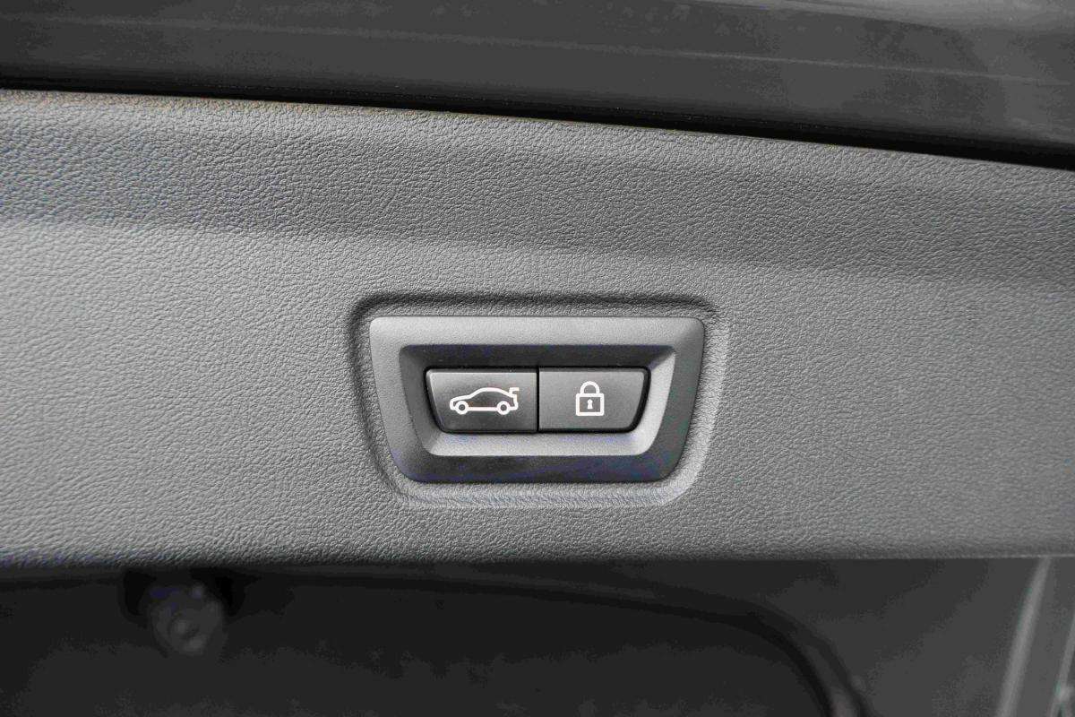 bmw-i4-2022-eletrico-500cc