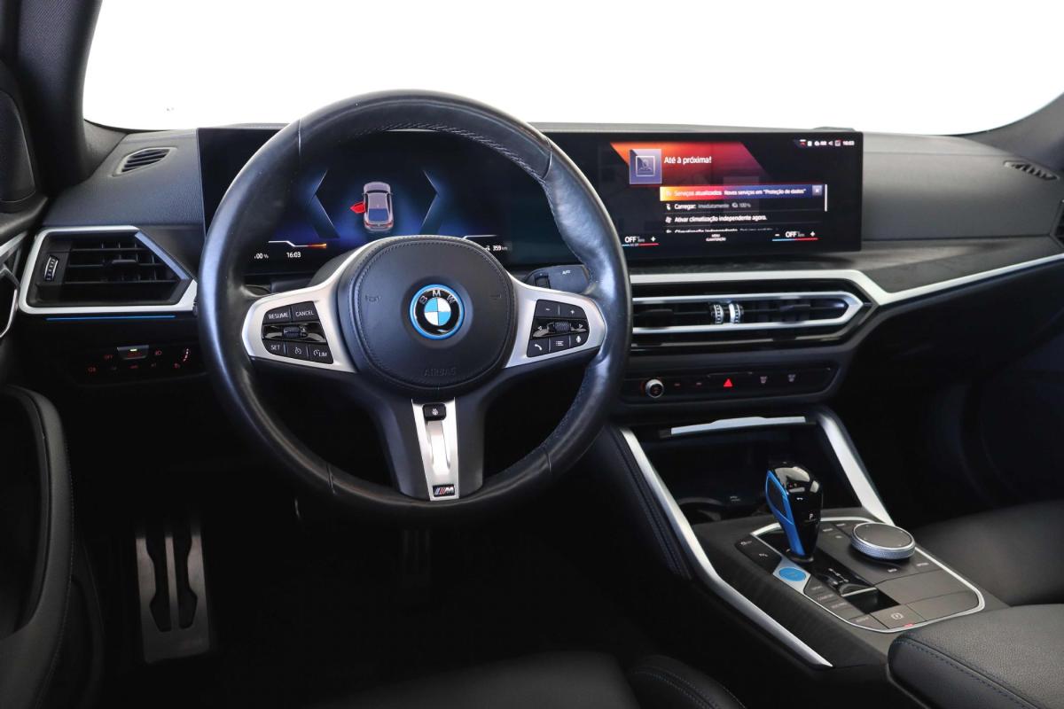 bmw-i4-2022-eletrico-500cc