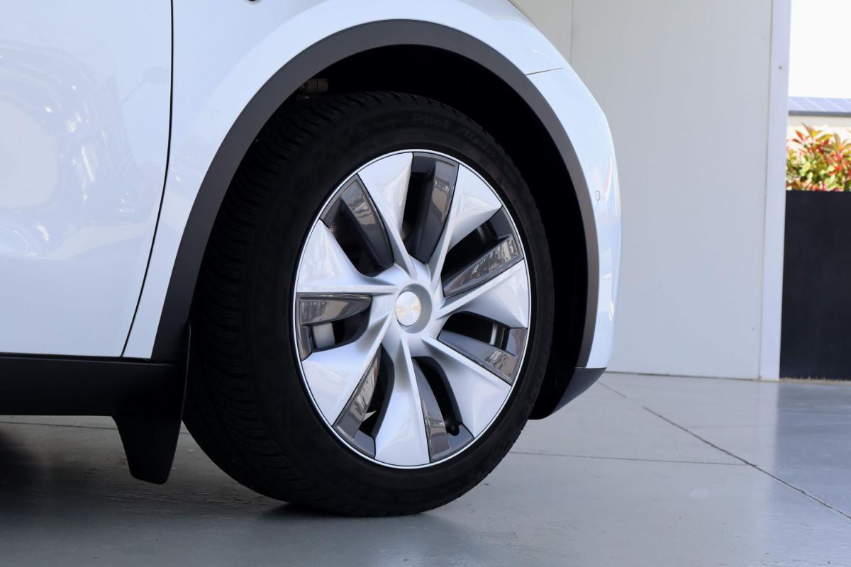 tesla-model-y-2022-eletrico-500cc
