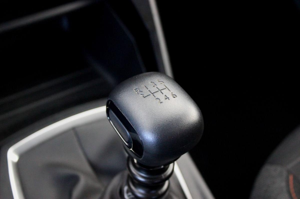 peugeot-208-2023-diesel-1499cc