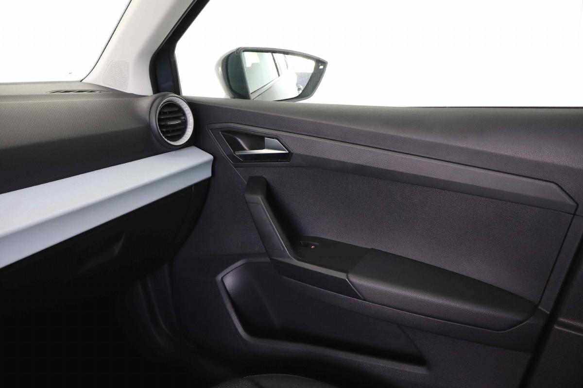 seat-arona-2023-gasolina-999cc
