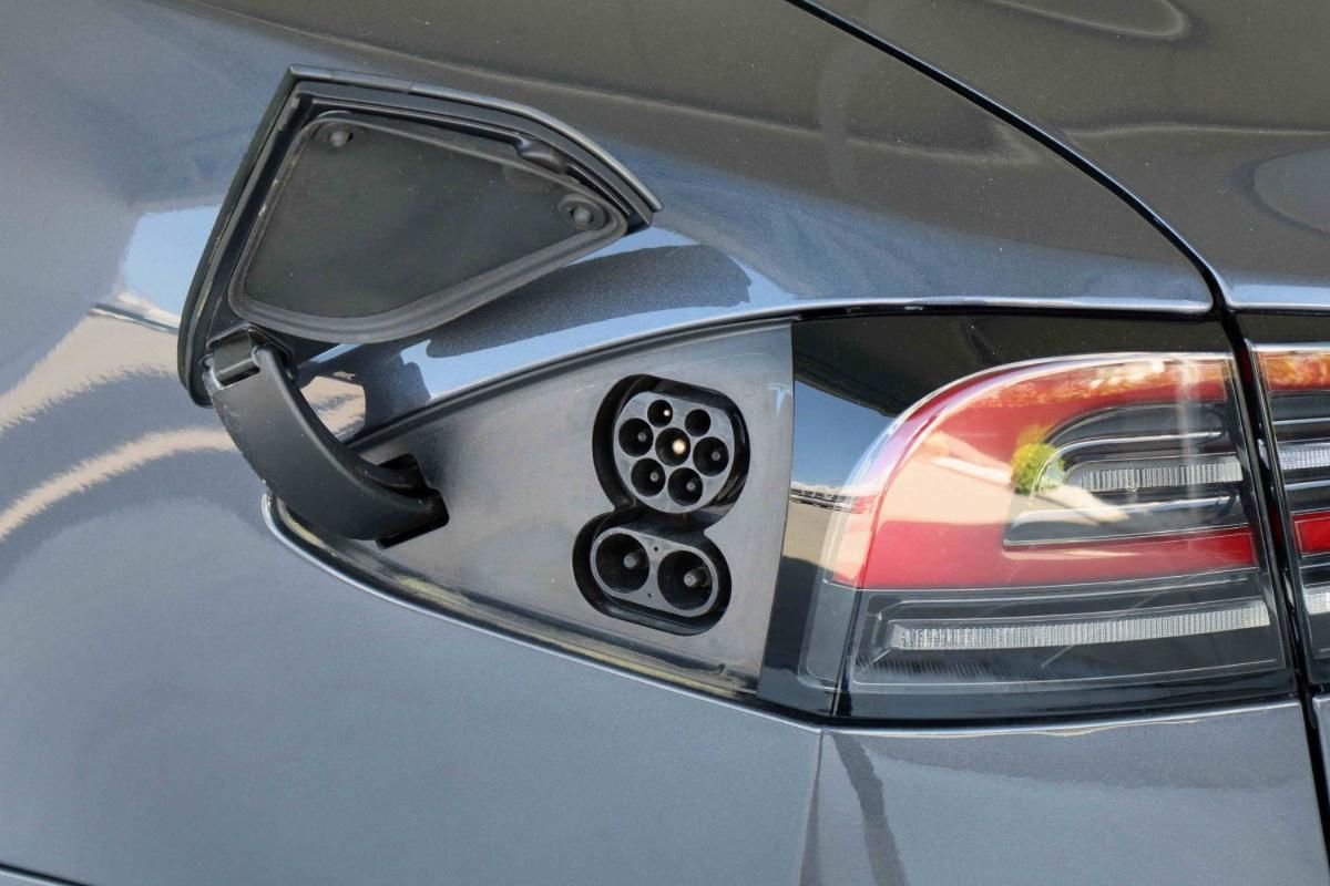 tesla-model-s-2023-eletrico-500cc