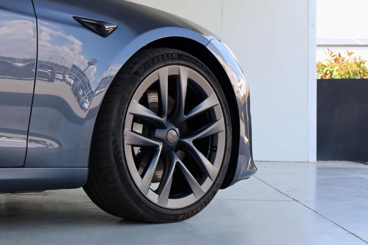 tesla-model-s-2023-eletrico-500cc