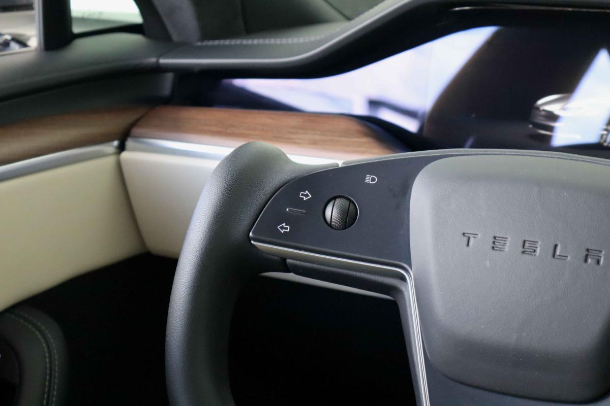 tesla-model-s-2023-eletrico-500cc